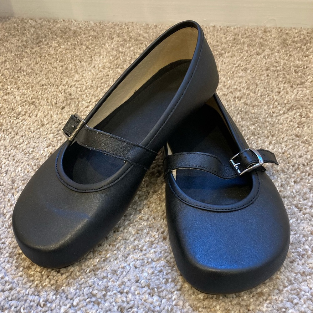 Tadeevo minimalist ballet flats (EUR 36)
